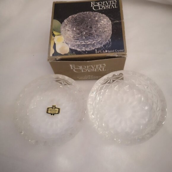 Vintage Forever Crystal Cachet/Trinket Box with 24% Full Lead Crystal - Picture 2 of 5